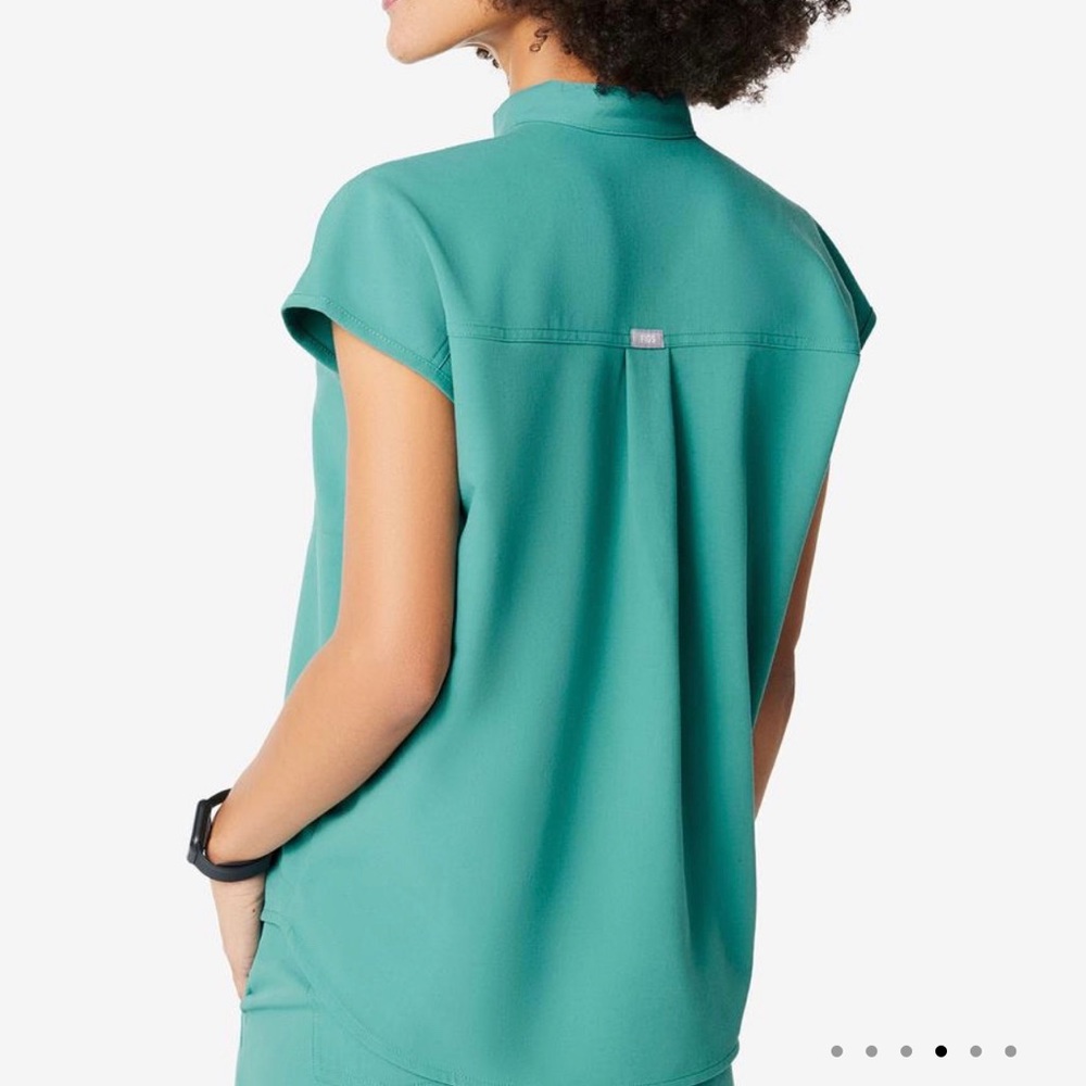 FIGS Rafaela Scrub Top Marine XS